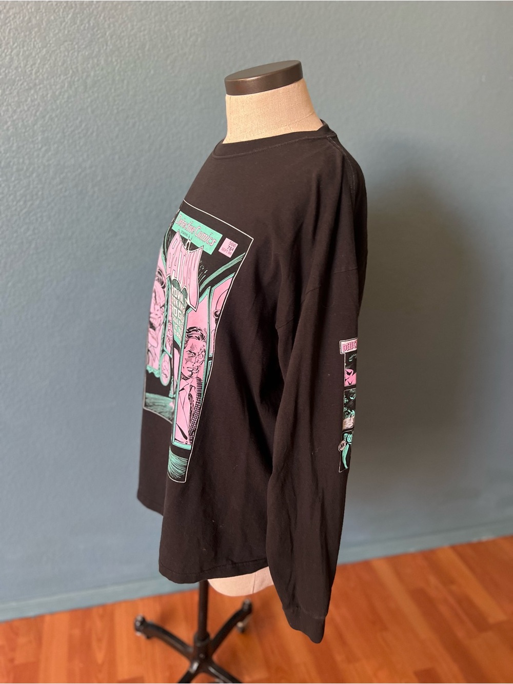 DC Comics Batman Long-Sleeve Tee in Black with Pink & Mint Graphic 100% cotton - Picture 4 of 6